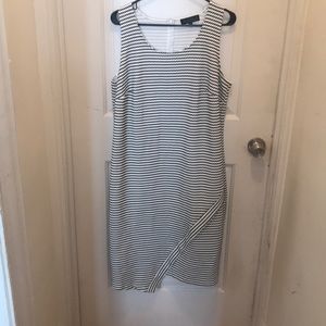 EUC body con dress with fabulous pattern